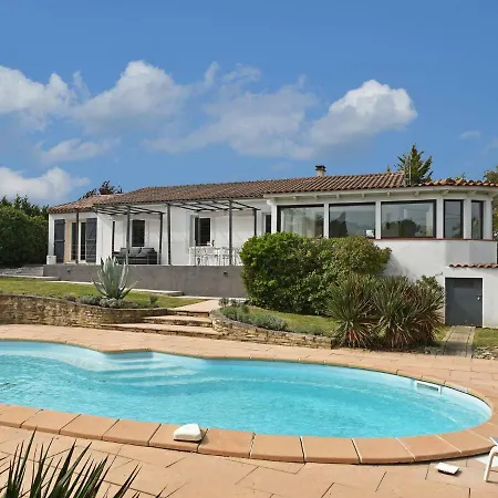 Modern 11km From Carcassonne