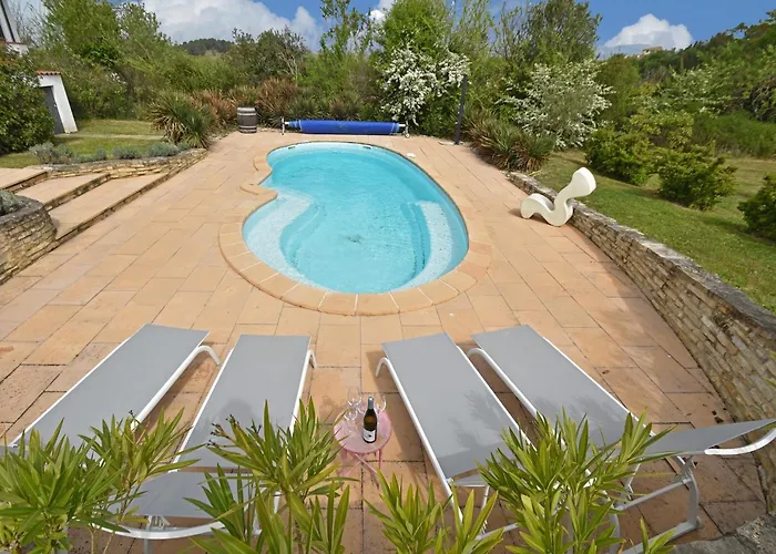 In Near Carcassonne Pool * Malve