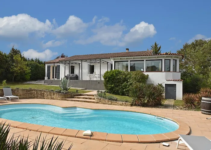 In Near Carcassonne Pool *